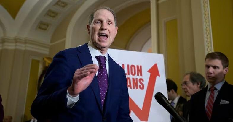 U.S. Sen. Ron Wyden wants answers from Trump administration on wildfire ...