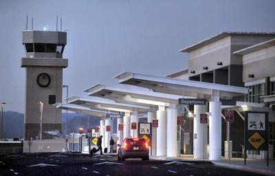 oregon wildfire smoke airport heraldandnews flights