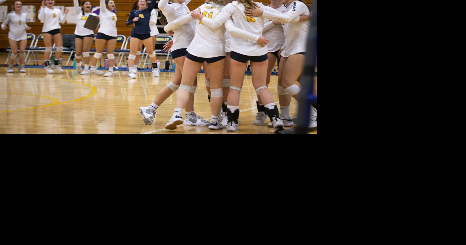 Henley volleyball battles through fiveset nailbiter to make state tourney Sports