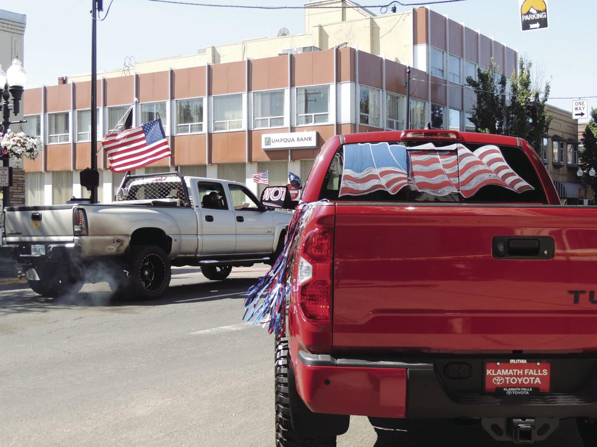 Drive thru parade celebrates distanced Fourth of July Local News