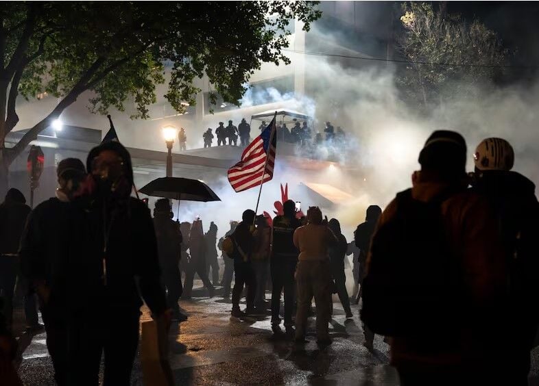 Federal appeals court grants unrestricted use of crowd control weapons at Portland ICE building