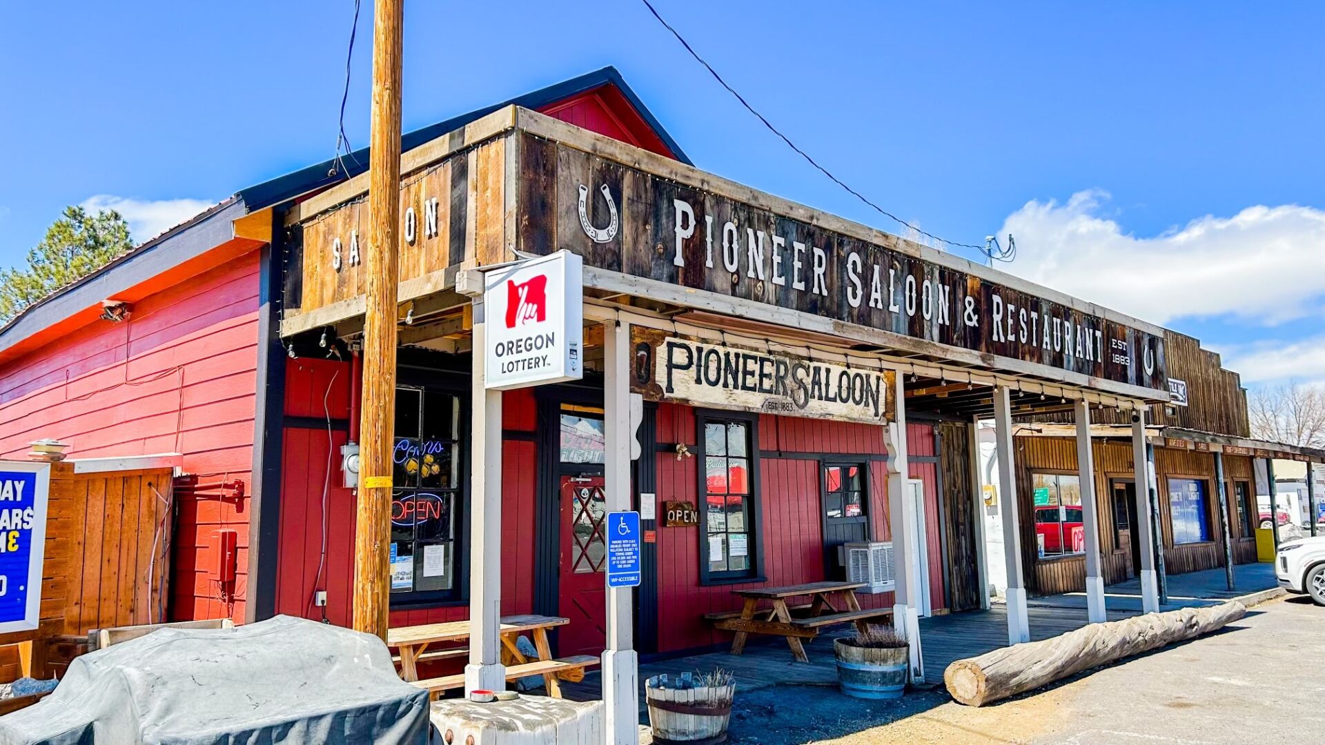 Pioneer Saloon in Paisley celebrates 140th anniversary
