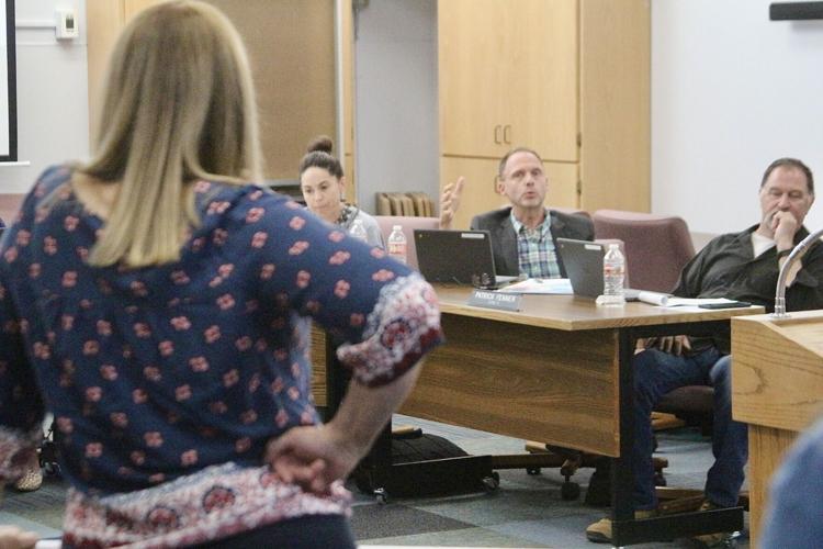 Klamath Falls City School Board hears concerns over new reading, math