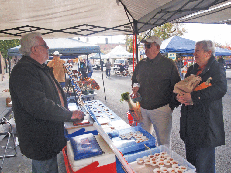 Klamath Fall’s Farmers Market still enjoying fresh produce Business