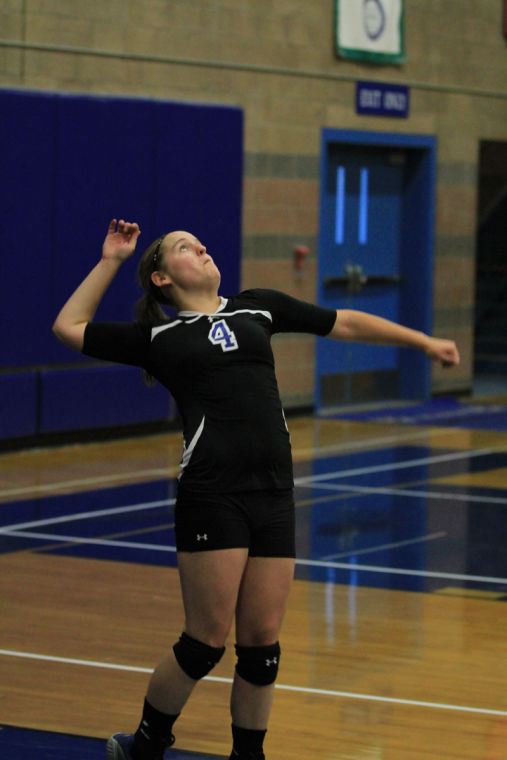 Mazama vs Henley volleyball Gallery