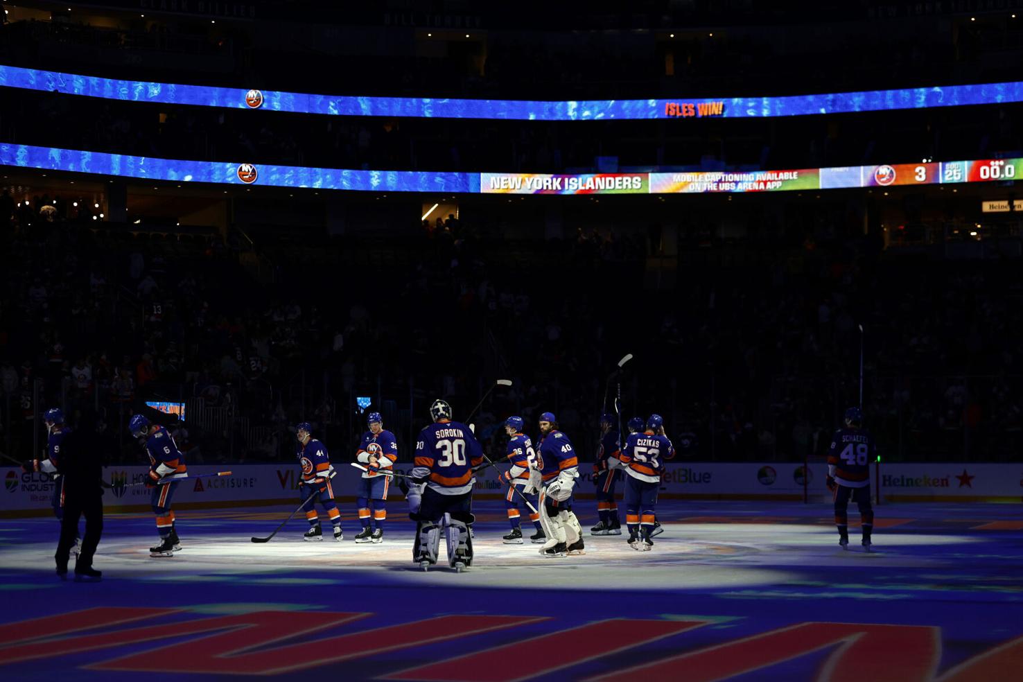 Ducks Islanders Hockey | Associated Press | heraldandnews.com