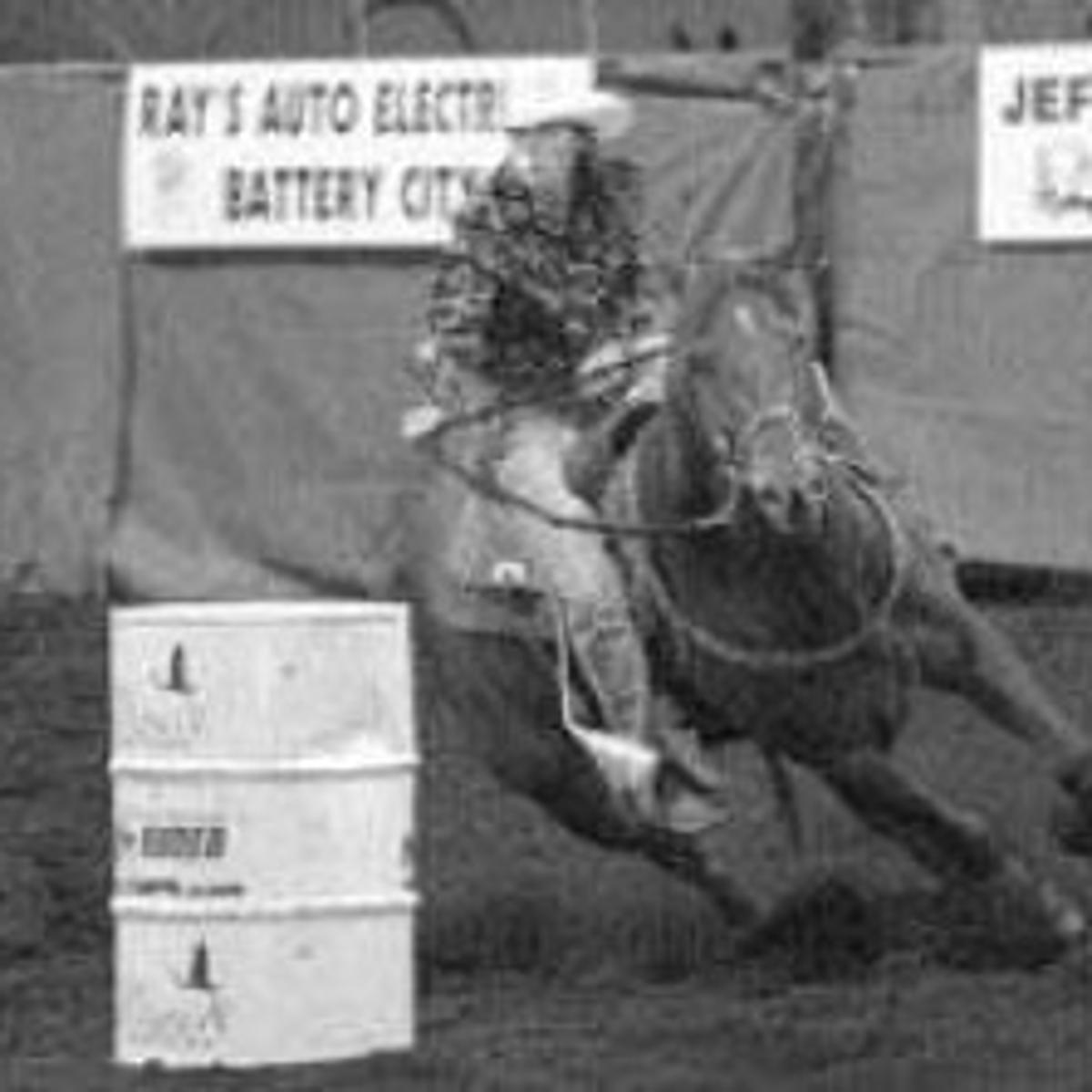 Egan Takes Early Calf Roping Lead Sports Heraldandnews Com