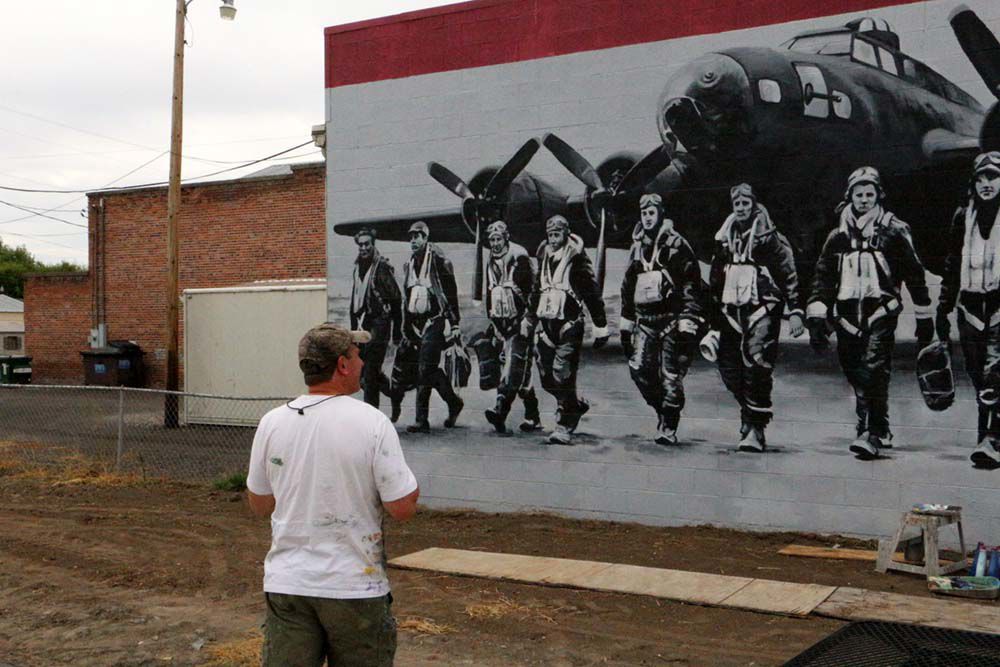 Murals going up in Malin Local News