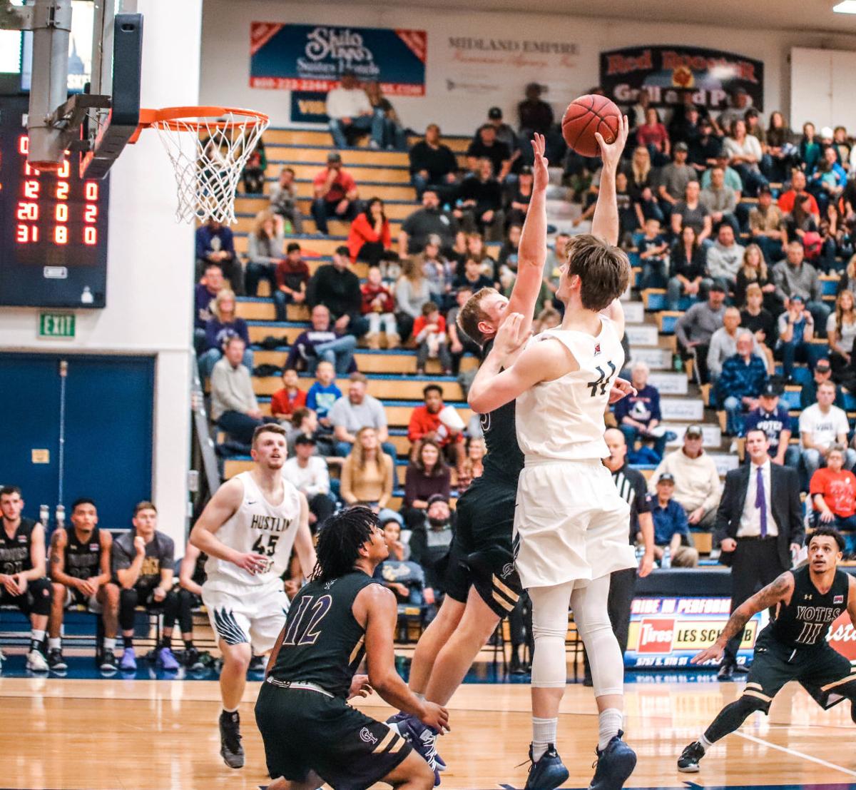 College Of Idaho Stuns Tech Men College Heraldandnews Com