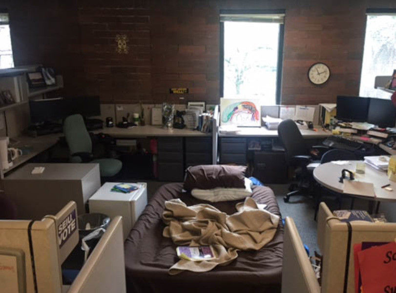 Audit Finds Wealth Of Problems With Oregon S Child Welfare Office A Cot Squeezed In Among Office Cubicles At Child Abuse Hotline Where Teen Slept Back June 2018