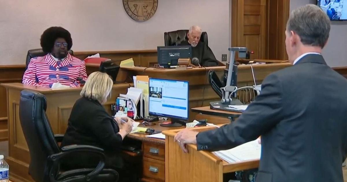 CORRECTION US-Officers-Sue-Rapper | Associated Press | heraldandnews.com