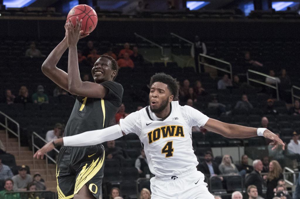 Ehab Amin Scores 25 As Oregon Ducks Lose To Iowa In 2k Empire