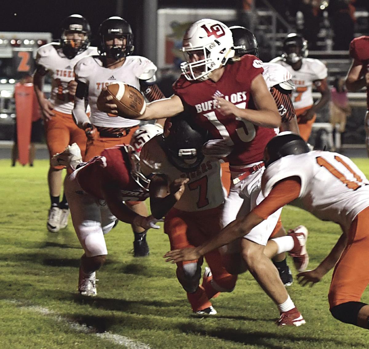 Lone Oak holds off Commerce, 5245 Sports