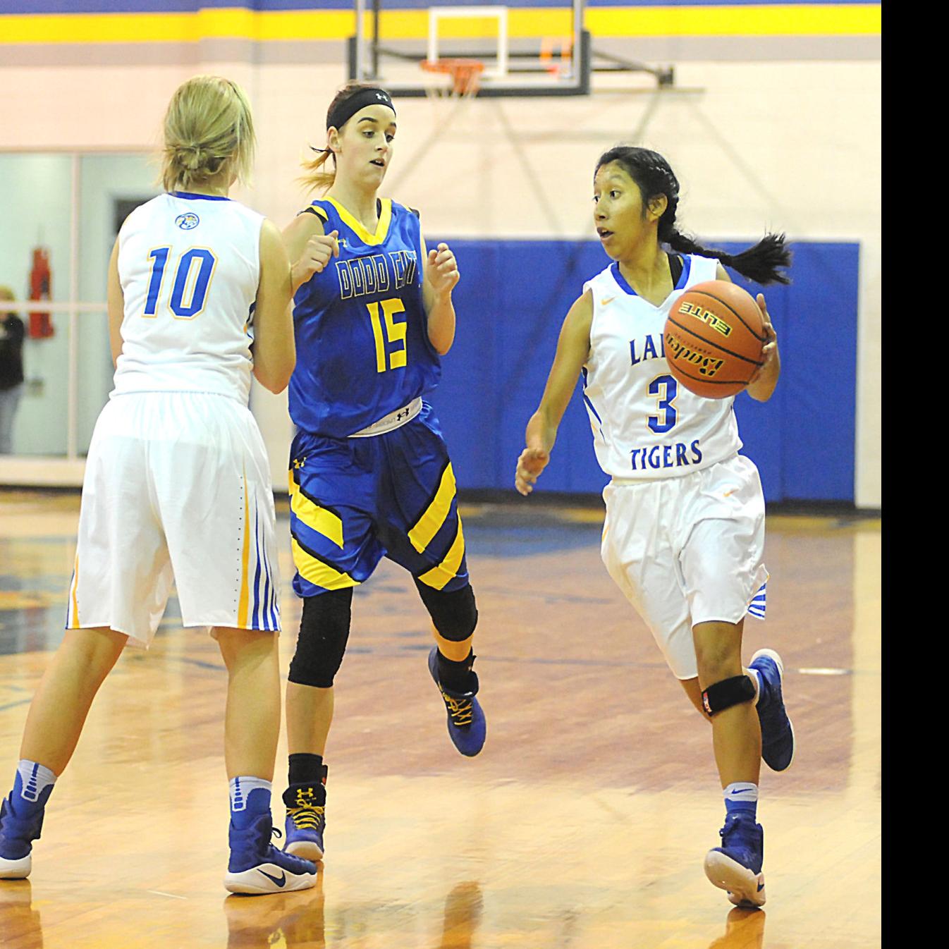 High School Basketball Dodd City Martin S Mill Win Bland Titles