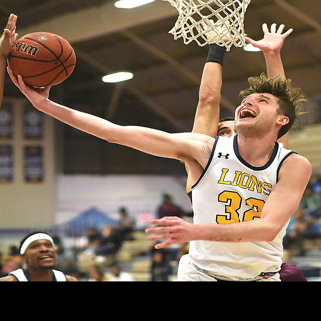 A M C Athletics Recognizes Graduates Sports Heraldbanner Com