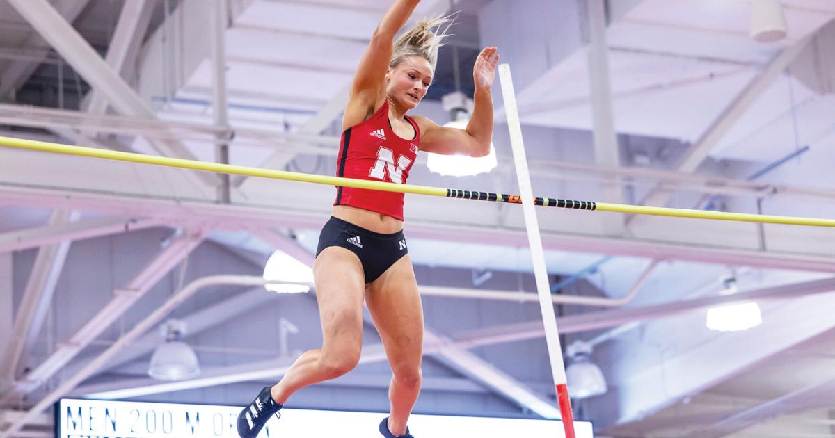 College Report: Royse City pole vaulter Jacelyn Neighbors transfers to Oklahoma