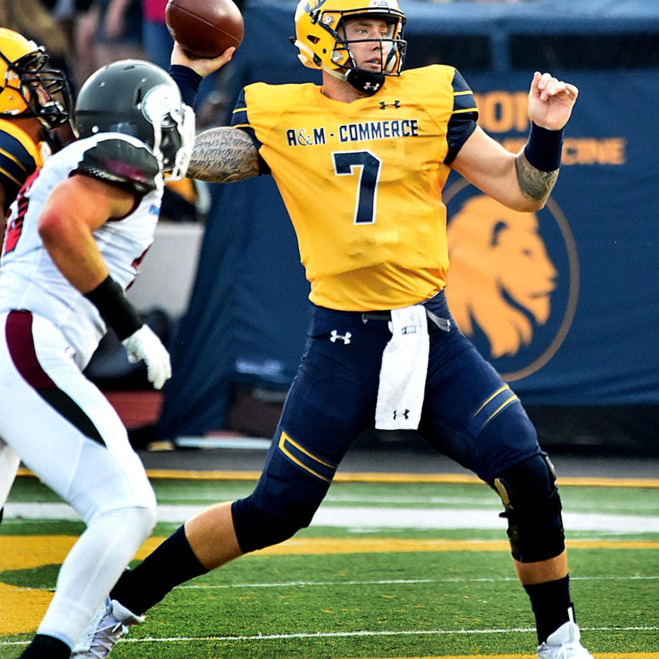 No 9 A M Commerce Faces No 4 Midwestern Texas In Lsc Football
