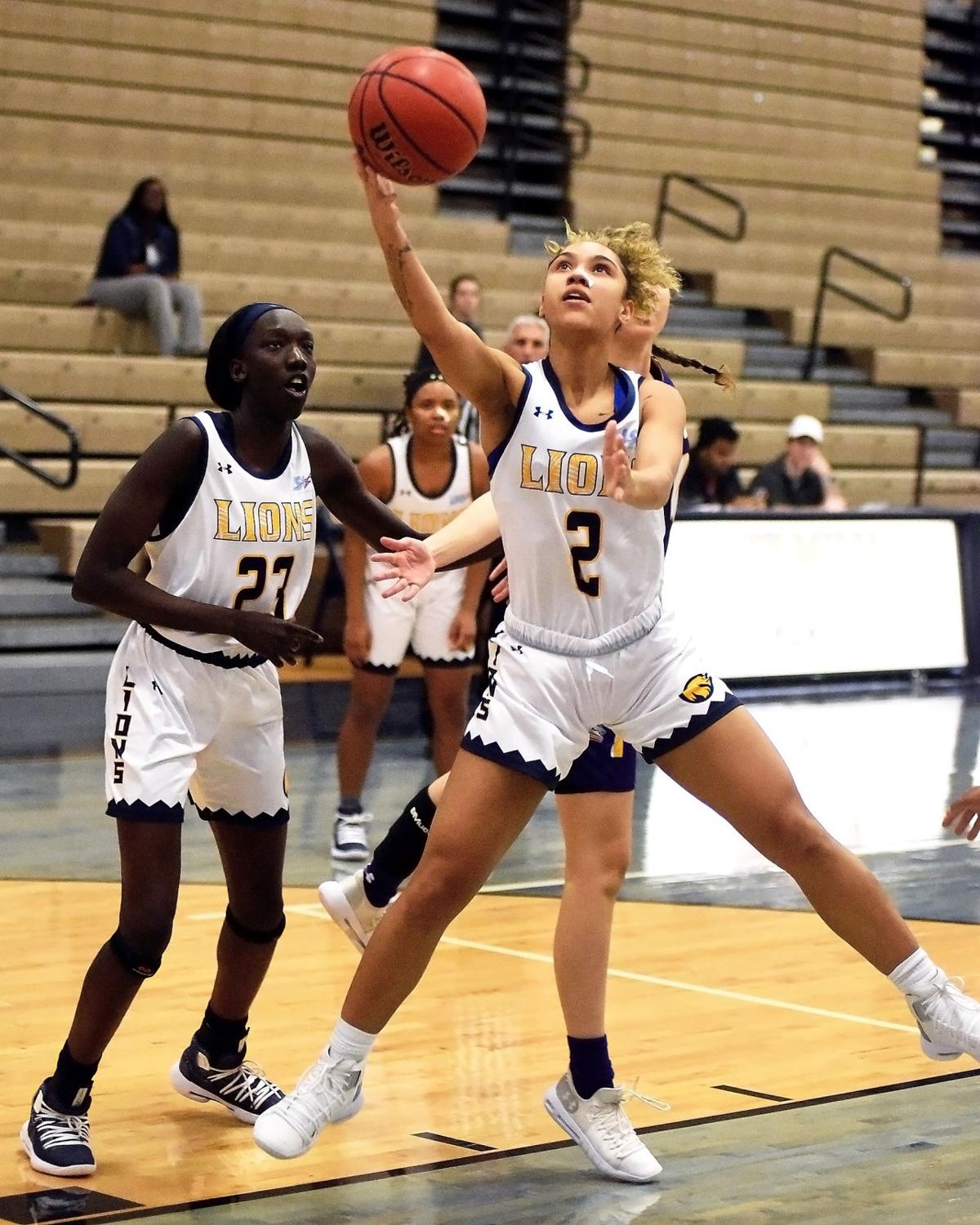 A M C Women Snap Two Game Skid With 73 60 Win Over Western New