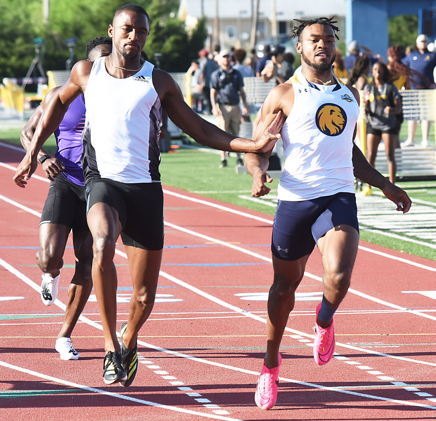 Texas sprinters JT Smith and Delan Edwin smash stadium