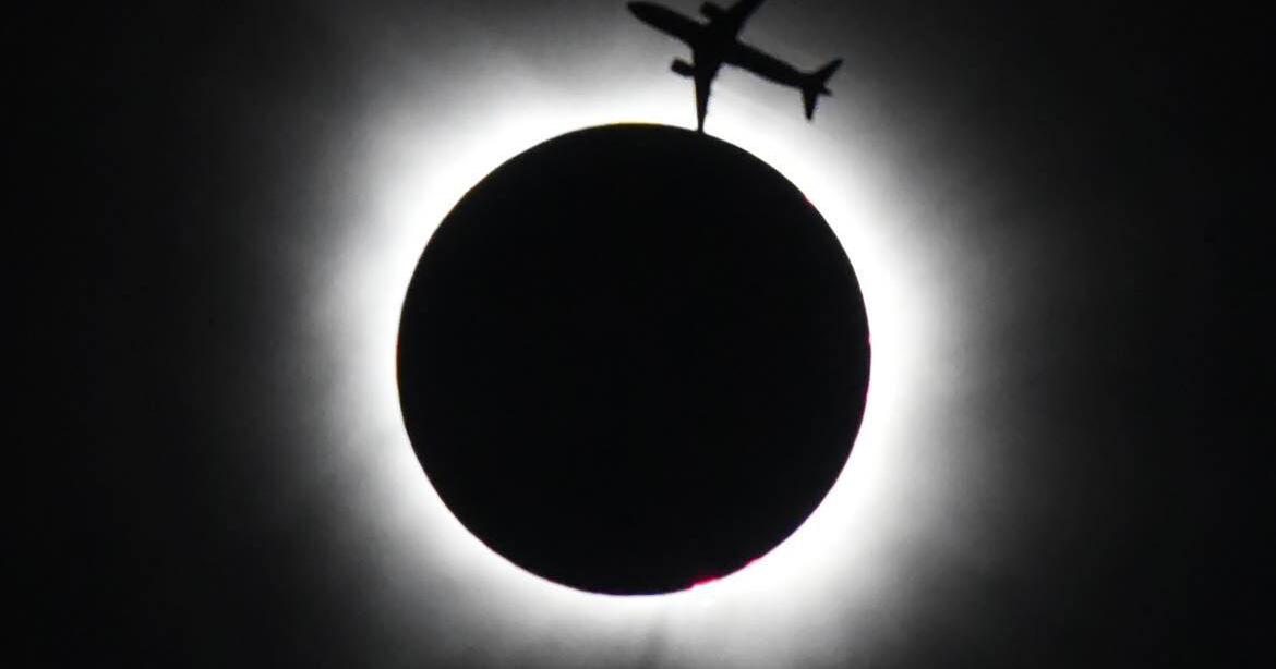 Hunt County residents turn their attention toward the sky as total solar eclipse path crosses through area - Vimarsana News
