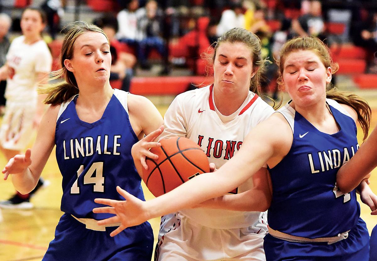 Basketball Roundup Lindale Spoils Home Finales For Lions Lady