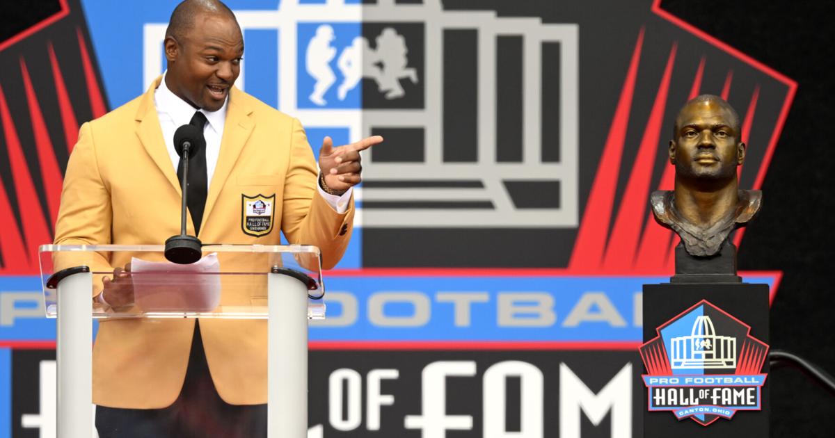 Colts draw inspiration from Freeney’s Hall of Fame legacy | Colts Colts draw inspiration from Freeney’s Hall of Fame legacy | Colts