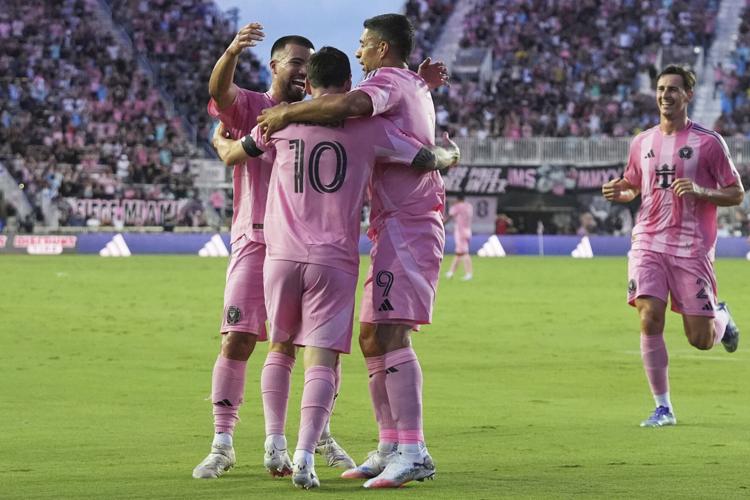 Messi has 5th straight multi-goal game as Miami snaps Nashville’s