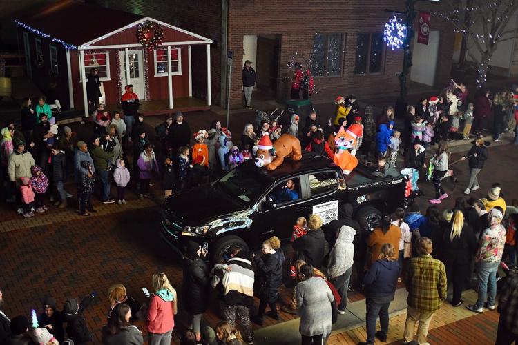 PHOTOS Anderson’s Christmas kickoff aims to build traditions for