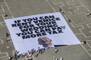 Bezos and Sanchez arrive in Venice as protesters say their wedding highlights wealth inequality