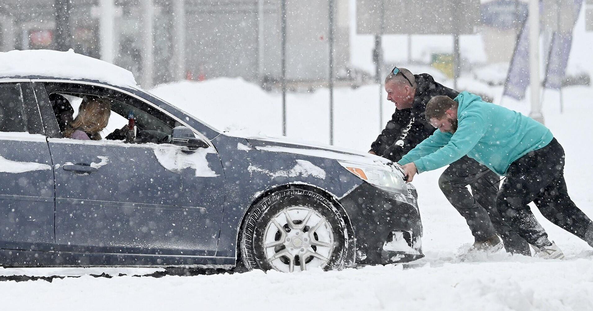 Plowing through & digging out : Wabash Valley rallying after snowstorm