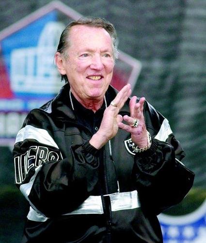 Oakland Raiders owner Al Davis dies
