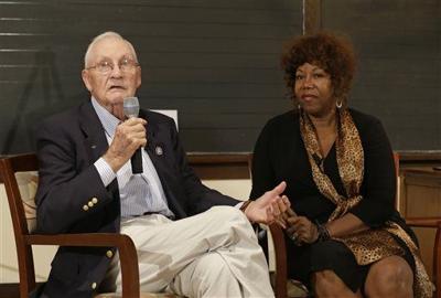 Ruby Bridges Meets With Marshal Who Escorted Her Archives Heraldbulletin Com