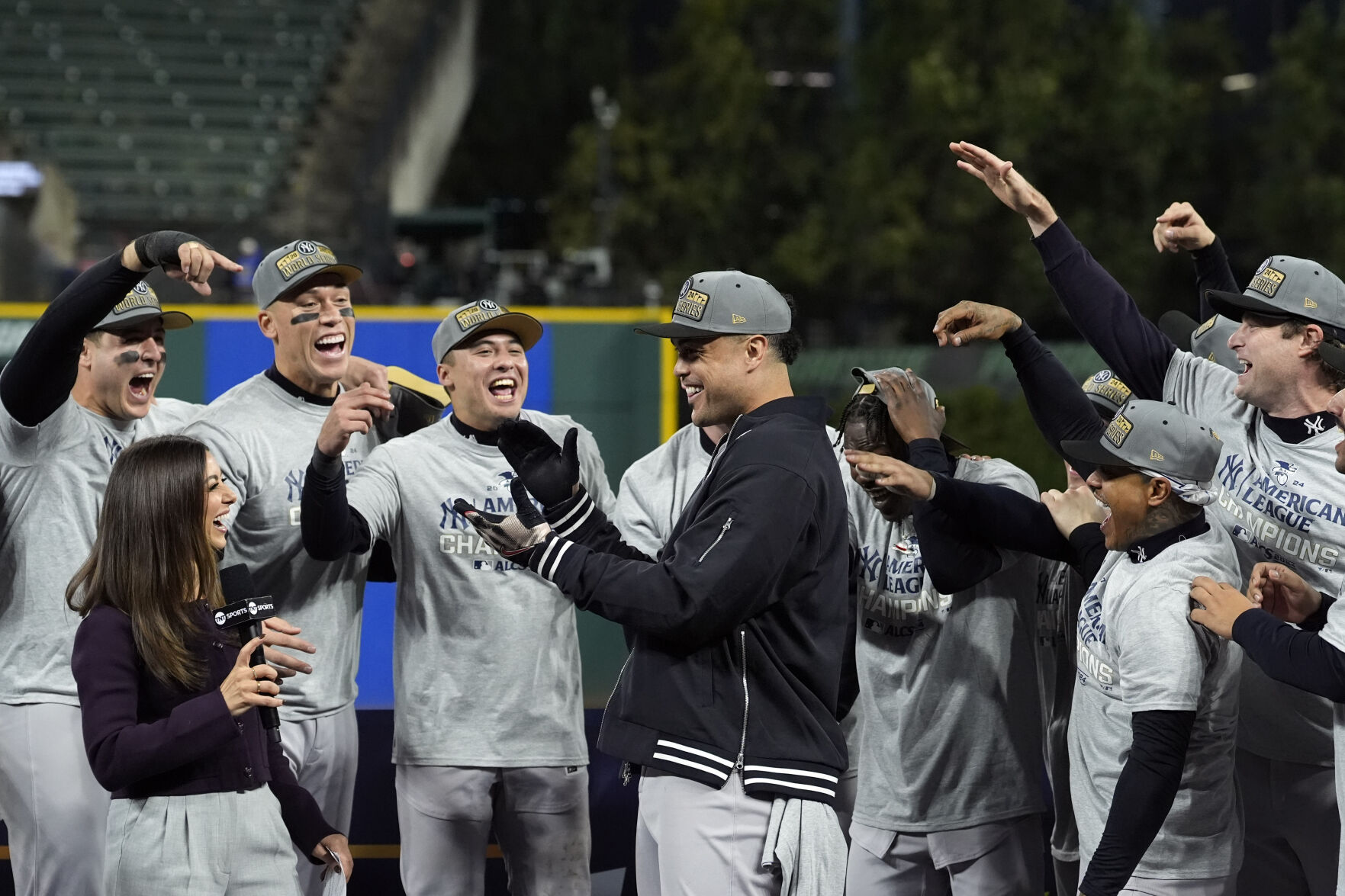 Aaron Boone Says Yankees Clubhouse Togetherness At A High Going Into ...