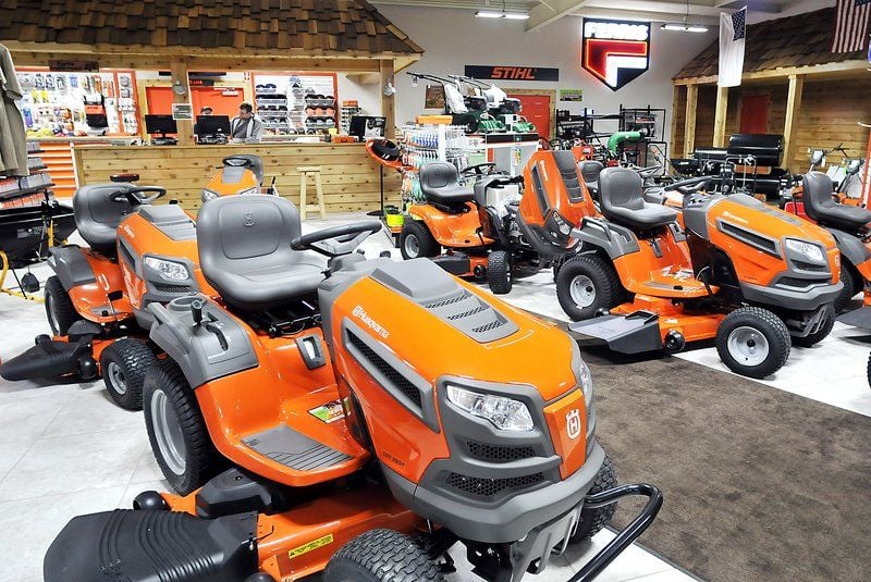 Riding lawn mowers prices hot sale