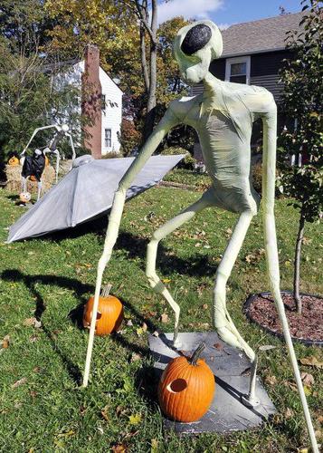 Anderson couple builds elaborate Halloween decorations | Local ...