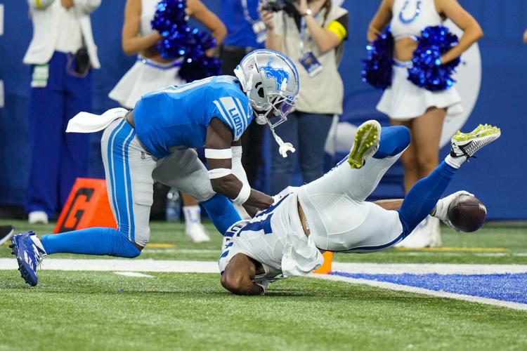 Rally falls short for Lions in season-opening loss to Eagles, 38