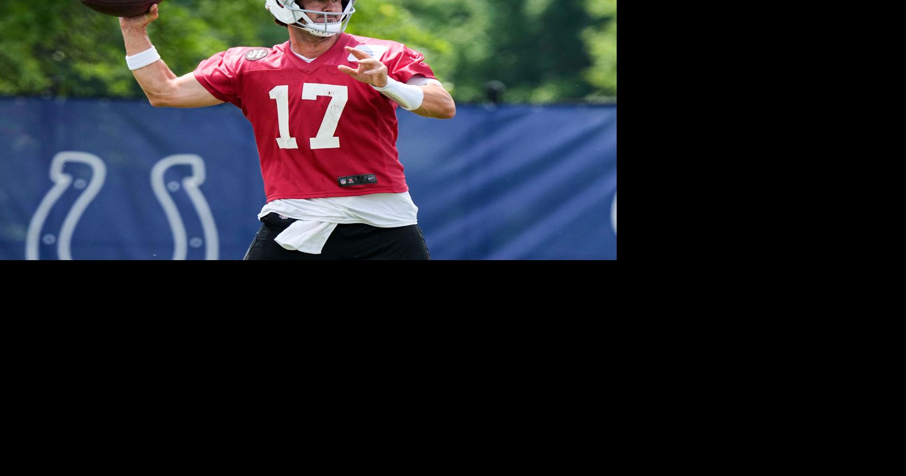 Training Camp Notebook: Big throws, spectacular catches and one-on-ones headline Tuesday's practice
