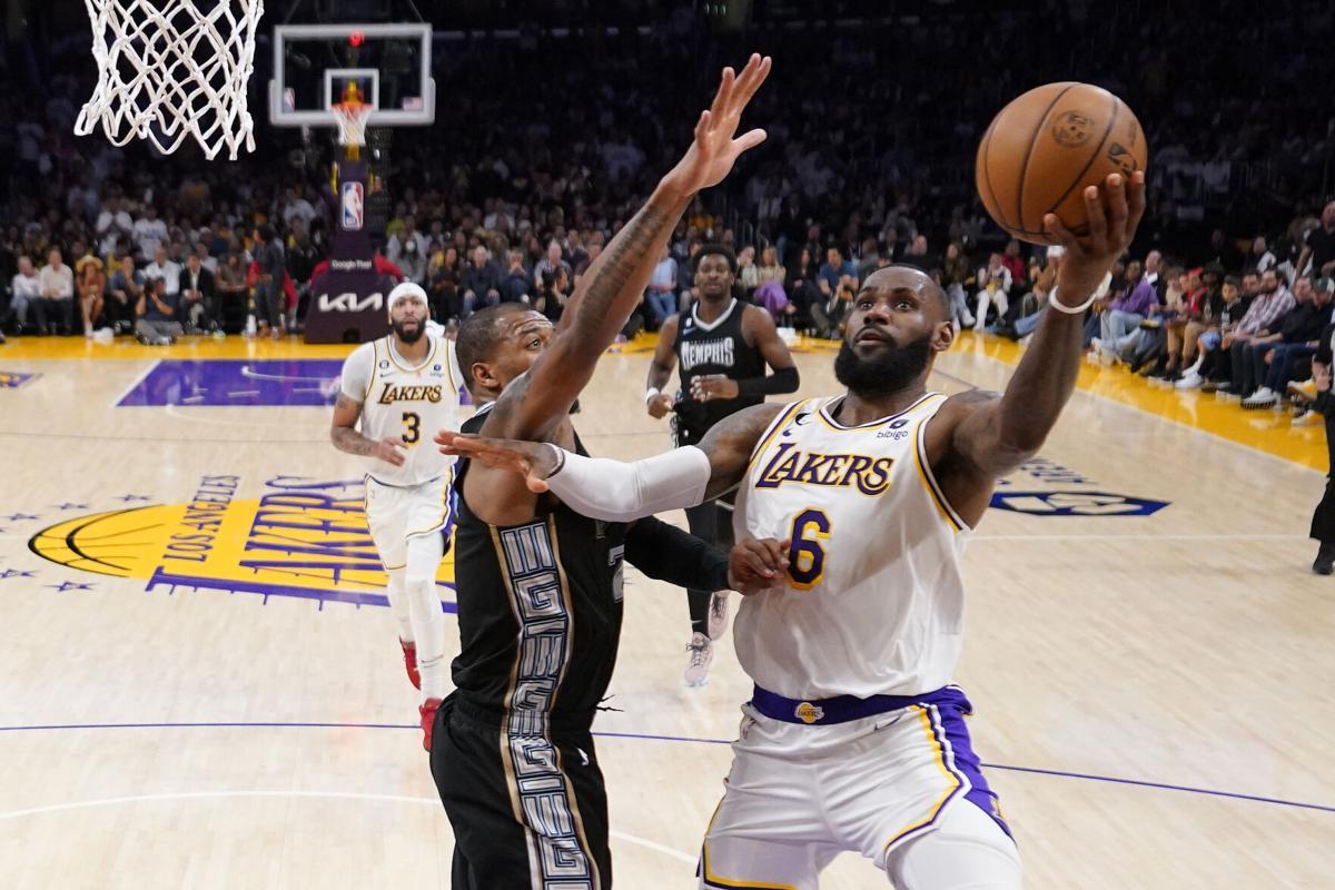 NBA playoffs: Lakers beat Grizzlies, take 2-1 series lead