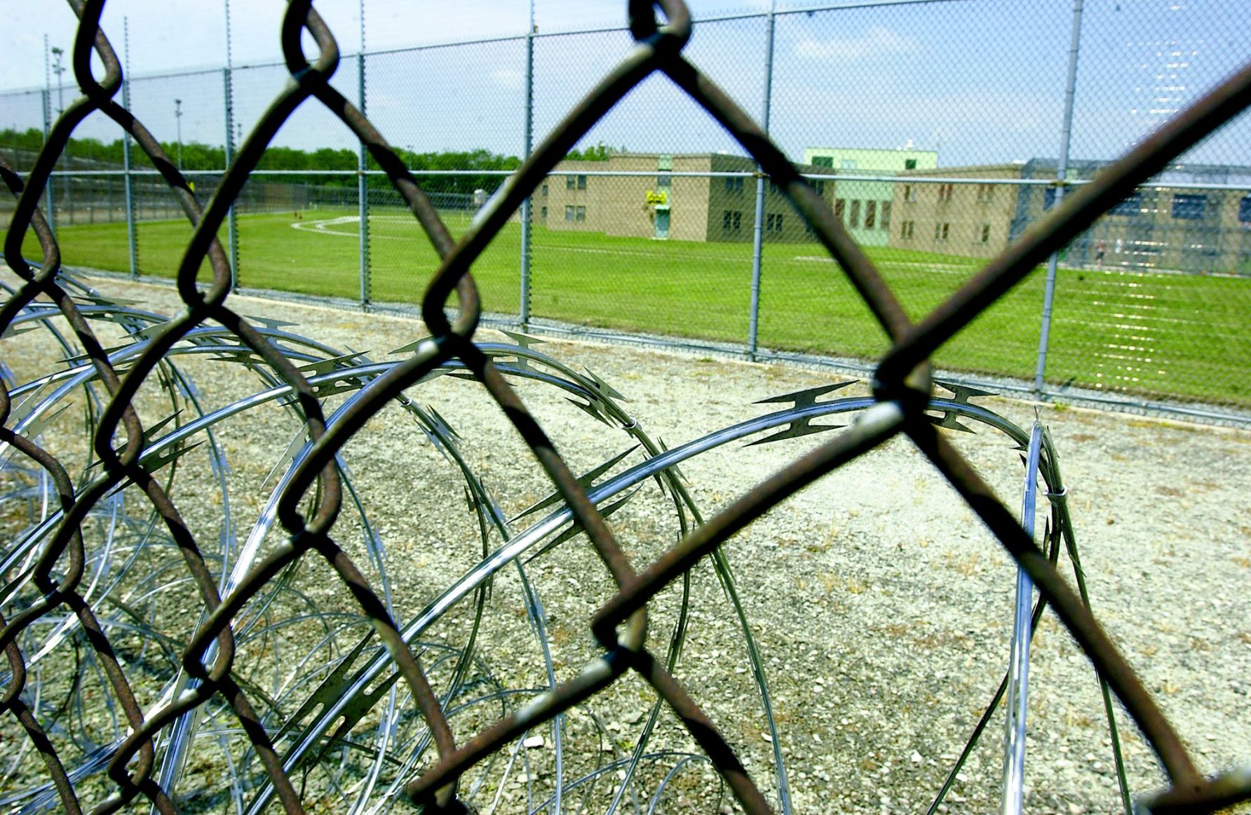 Prison facility installs stun fence, doesn't reduce tower staff