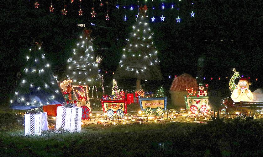 New holiday tradition lights up at Mounds State Park | Local ...