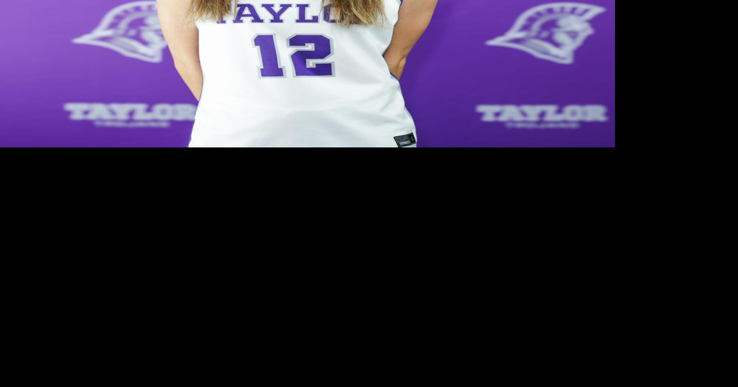 Taylor Knocks off No. 13 Indiana Wesleyan, 66-61