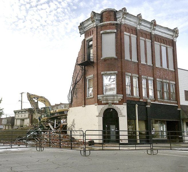 Unsafe Alexandria building taken down | Local News | heraldbulletin.com