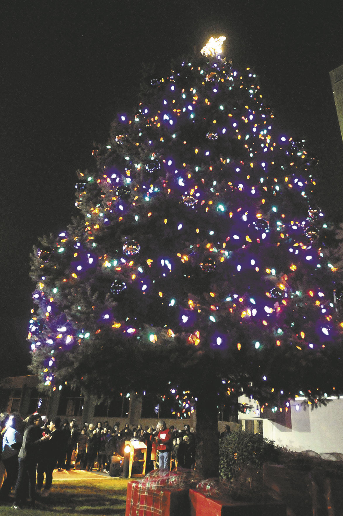 Anderson kicks off Christmas season with annual parade Local News