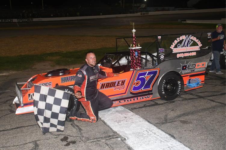 Tunney, Tharp score Figure-8 wins