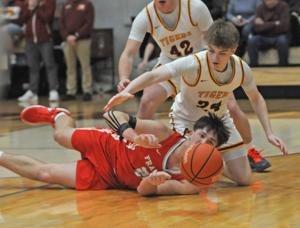 Alexandria bests Frankton in CIC matchup