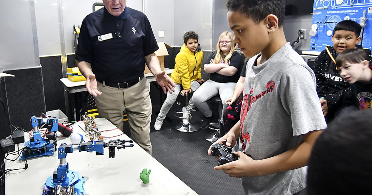 Ivy Tech’s STEM mobile lab lets students learn about technology at a young age | News Ivy Tech’s STEM mobile lab lets students learn about technology at a young age | News