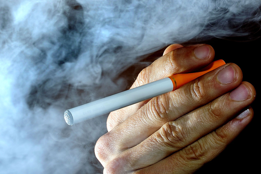 vapi Kent County Health Department has $5,000 mini-grants available to help  community organizations implement smoking/vaping outreach and education  programs. — Kent County Chamber of Commerce main image 0