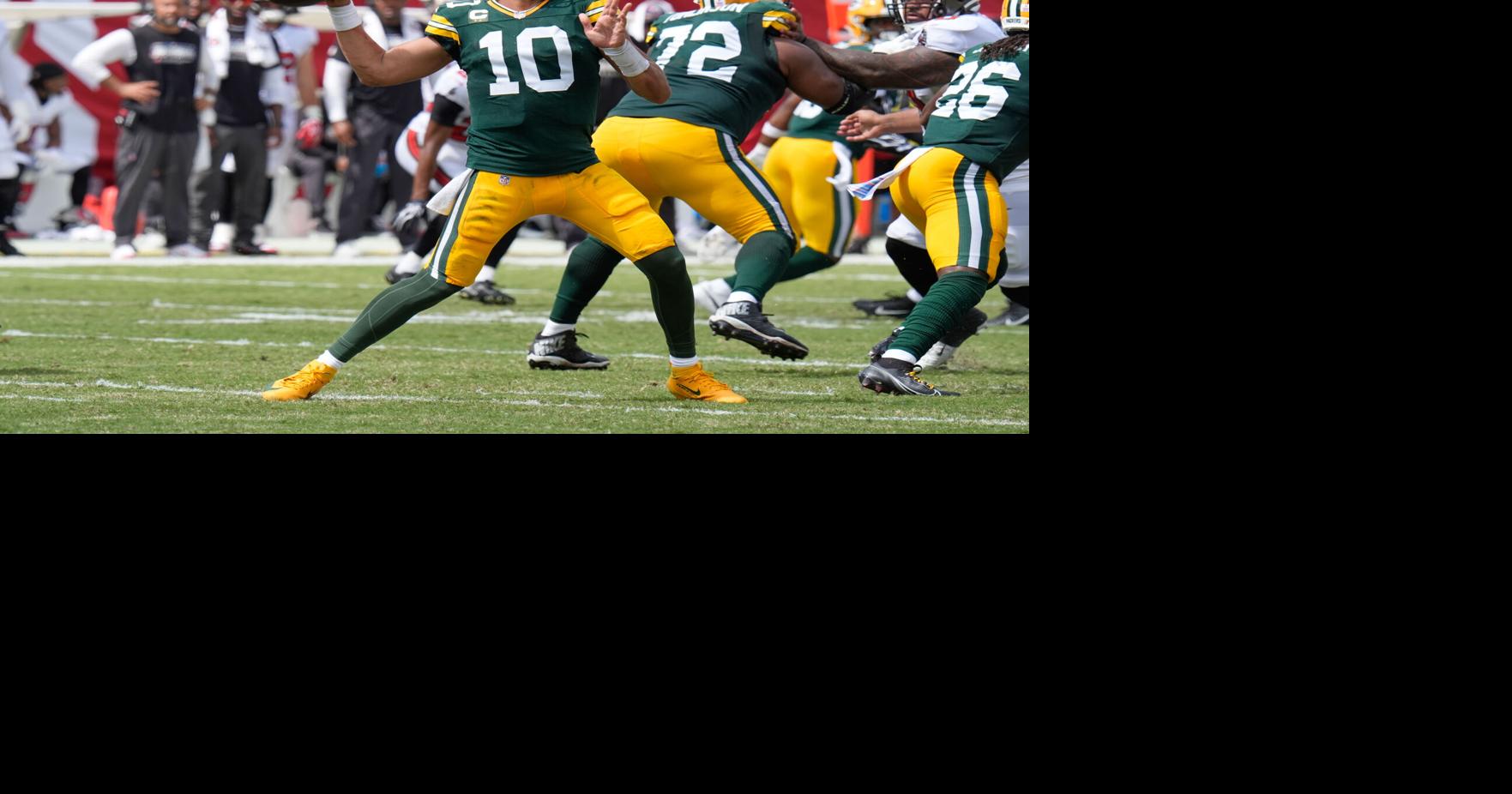 Jordan Love throws 2 touchdown passes, Packers edge Buccaneers 17-14 ...
