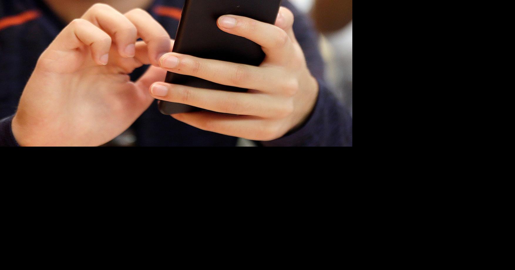 One Tech Tip: How to soothe thumb pain when texting and scrolling