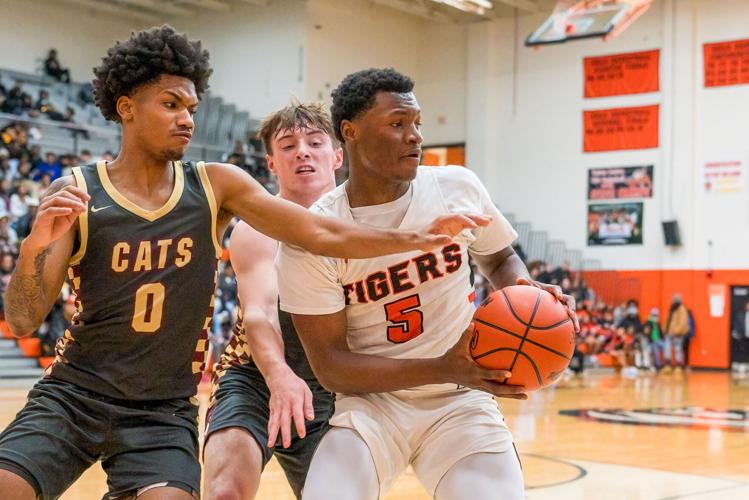 King, Callahan lead Benton Harbor to victory in showdown with
